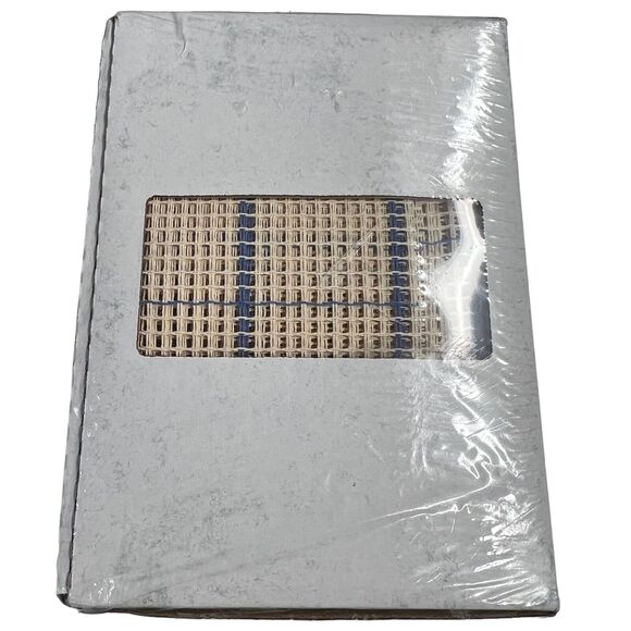 New Wonderart Latch Hook Kit‎ 27"X40" Midnight Wolves Sealed Factory Sealed - Picture 4 of 6